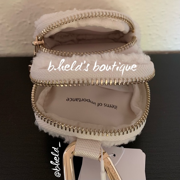 lululemon Nano Clip-On Backpack *Fleece in Light Ivory & Gold OS Brand New NWT - Picture 11 of 14